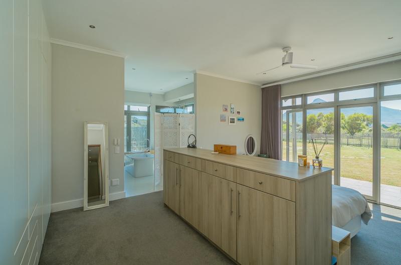 3 Bedroom Property for Sale in Lake Michelle Western Cape
